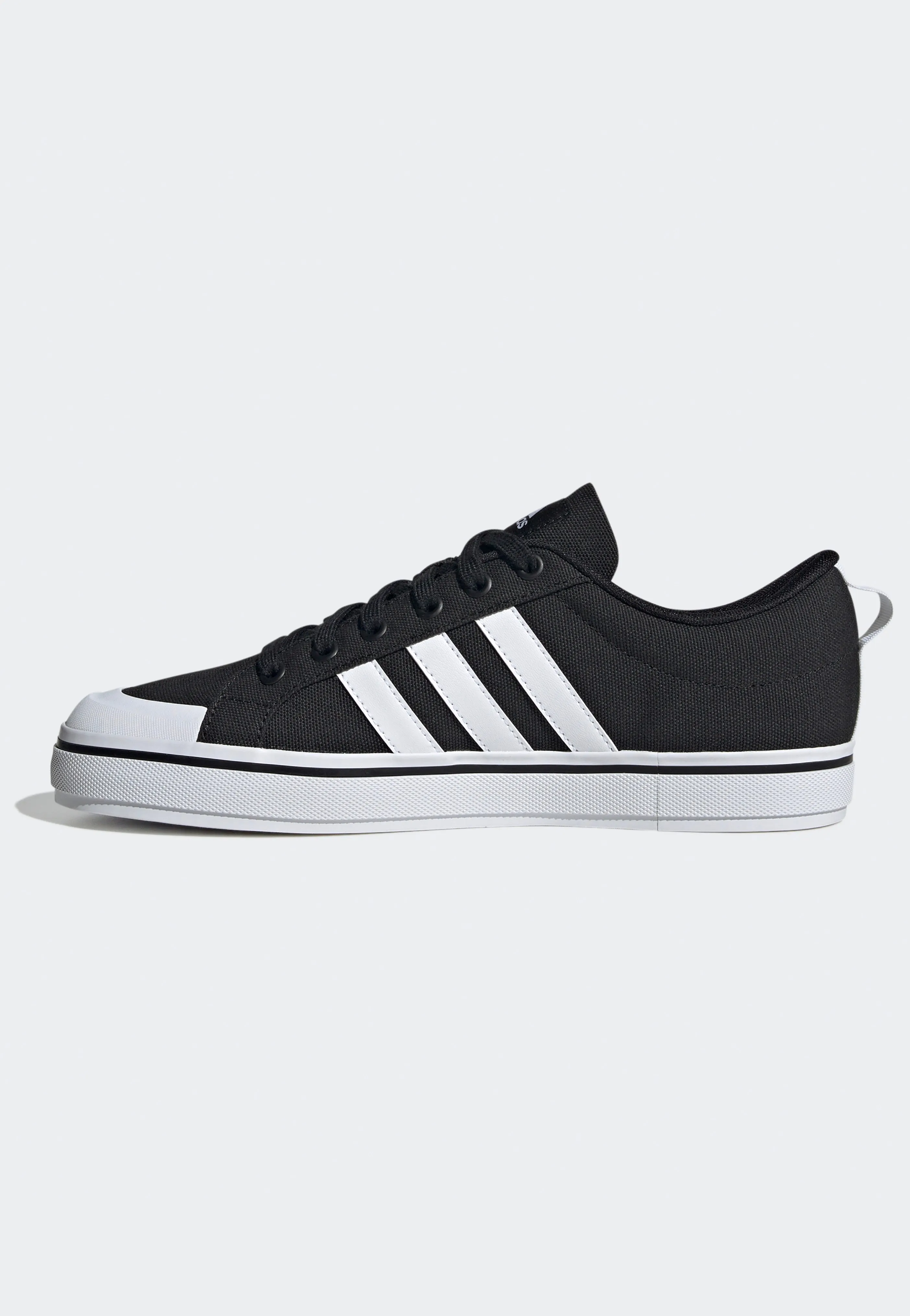 Adidas - Bravada 2.0 Cblack/Ftwwht/Cblack - Shoes