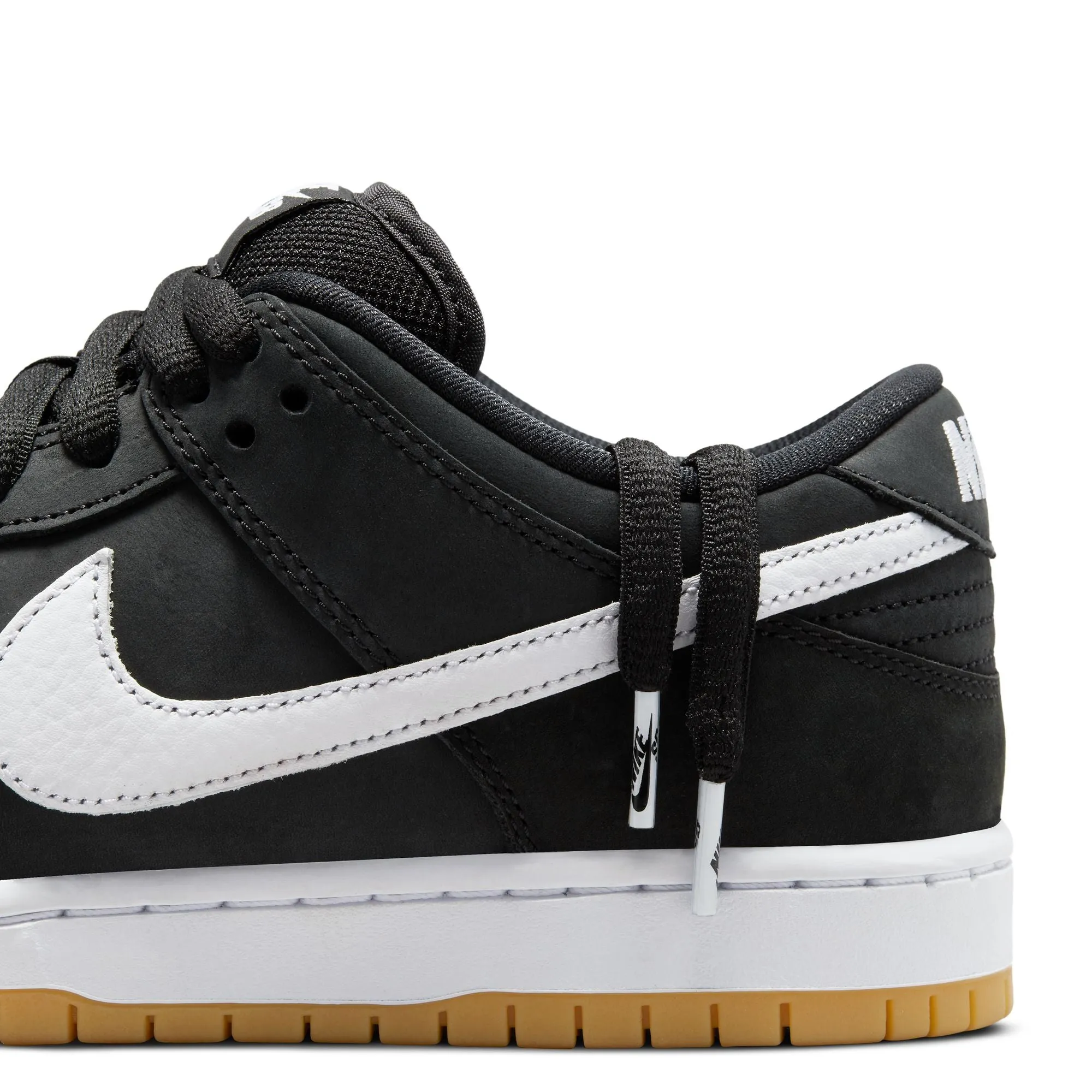 DUNK LOW PRO ISO BLACK / WHITE / GUM LIGHT BROWN