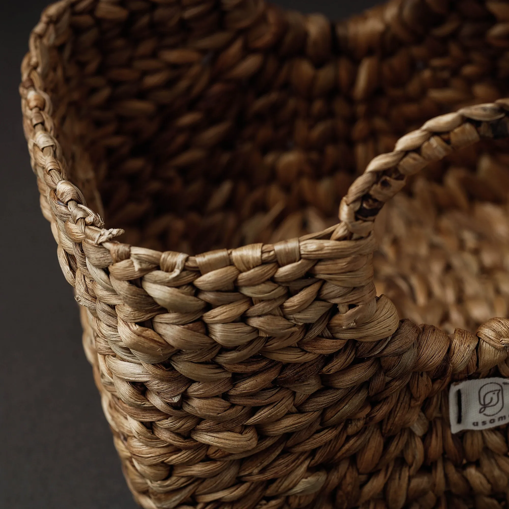 Handcrafted Organic Water Hyacinth Bamboo Handle Basket Medium (8.5 x 6 in)