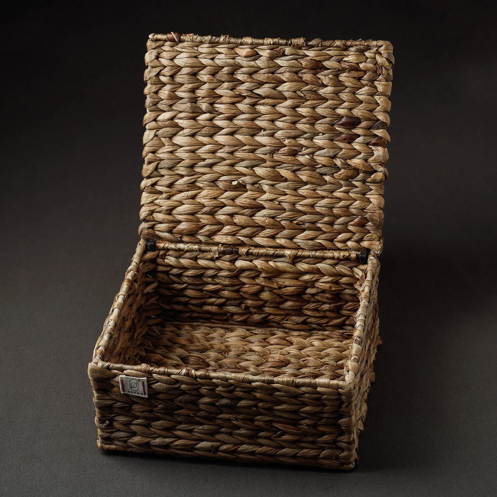 Handcrafted Organic Water Hyacinth Basket (9 x 8 in)