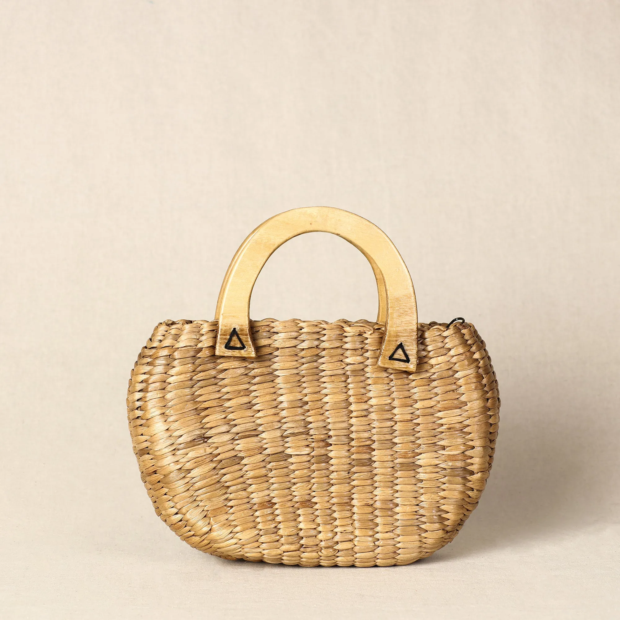 Handmade Organic Water Hyacinth Hand Bag from Assam