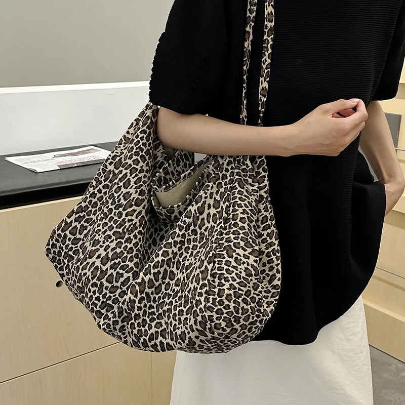 HOTan and NEWn Vintage Leopard Print Canvas Bag Women's Kong Hyo-Jin Same Style Idle Style Shoulder Messenger Bag Large Capacity Lightweight Cloth Bag