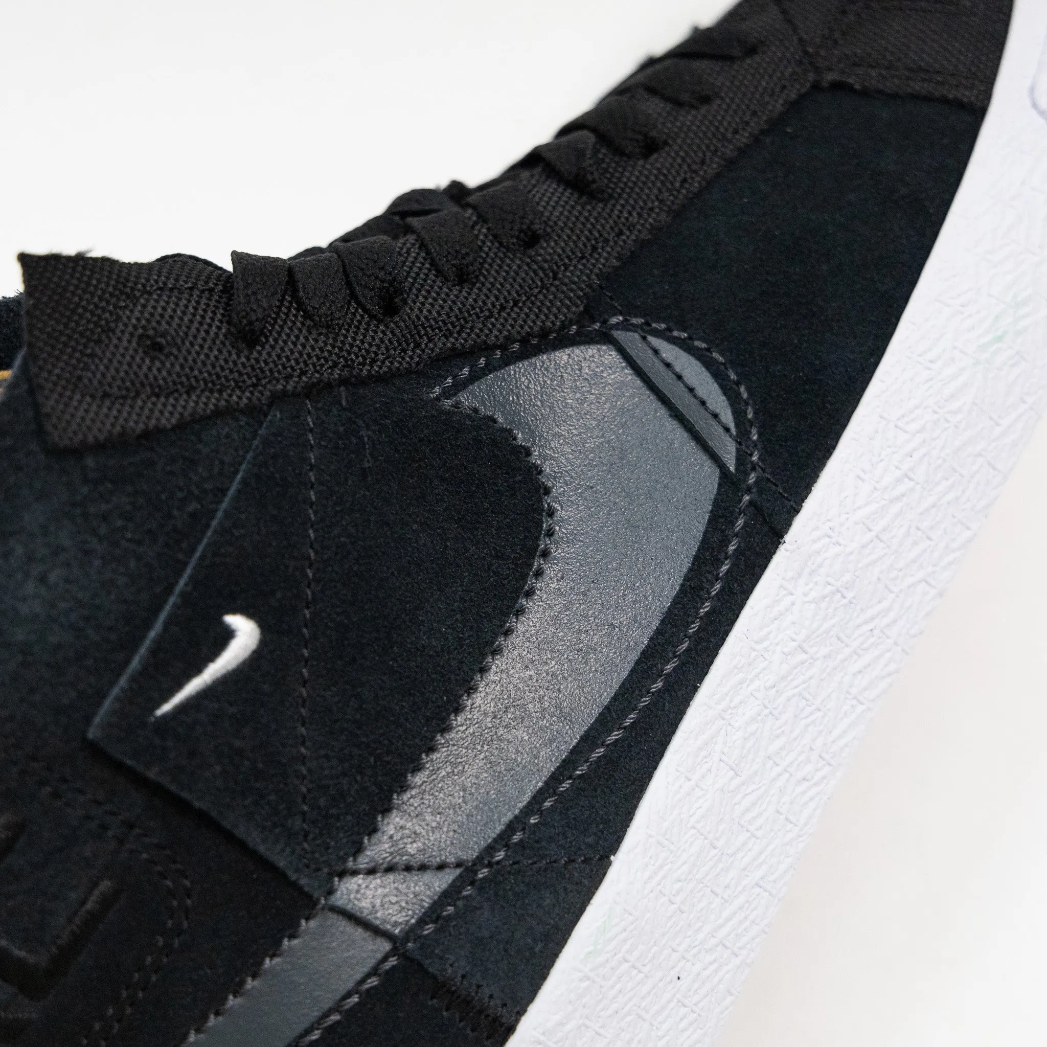 Nike SB Zoom Blazer Mid Premium - Black/Anthracite-Black-White