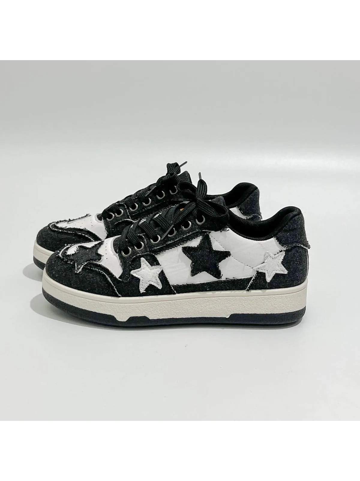 Women Star Pattern Lace-up Front Skate Shoes, Sporty Sneakers