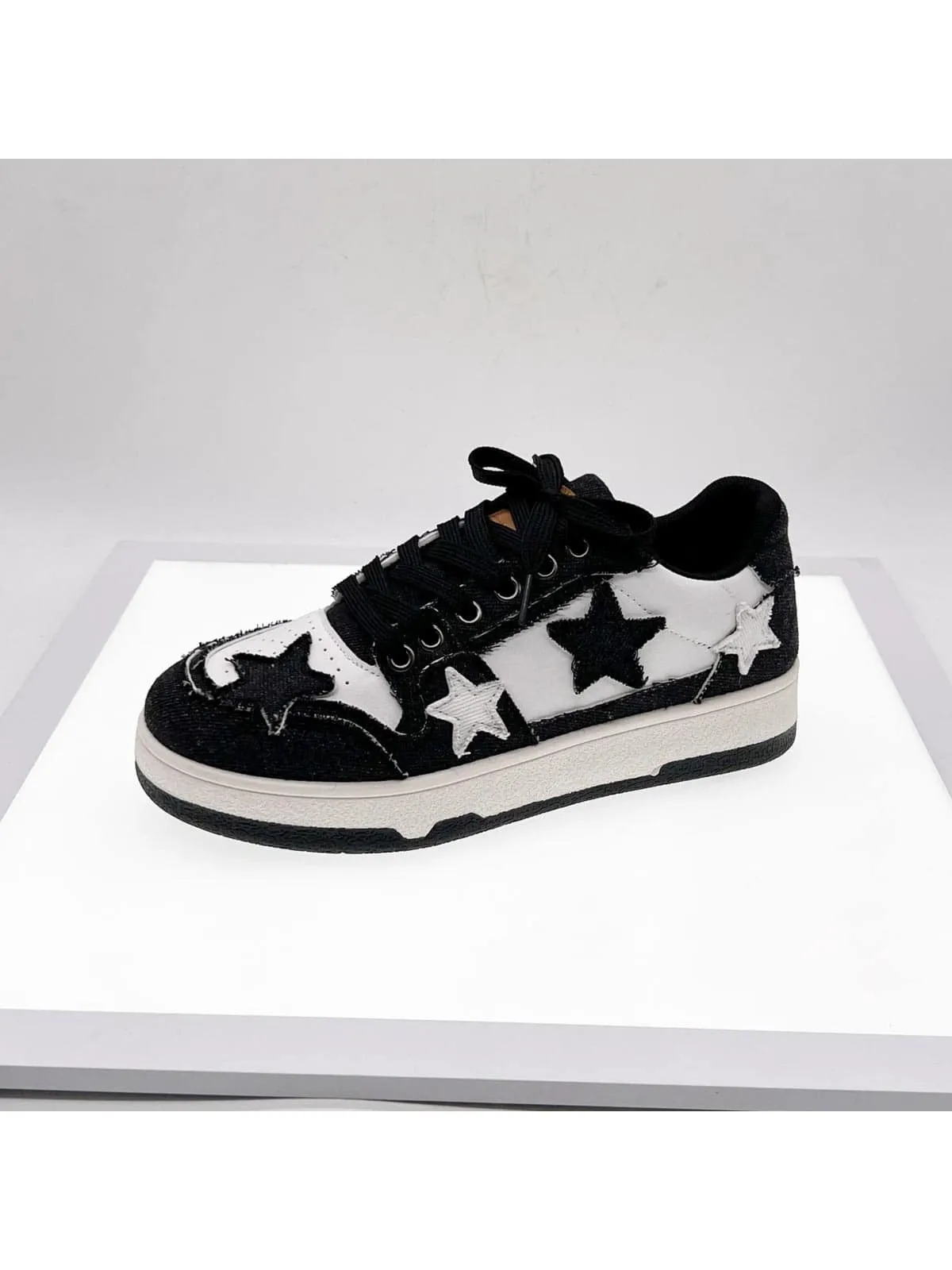 Women Star Pattern Lace-up Front Skate Shoes, Sporty Sneakers