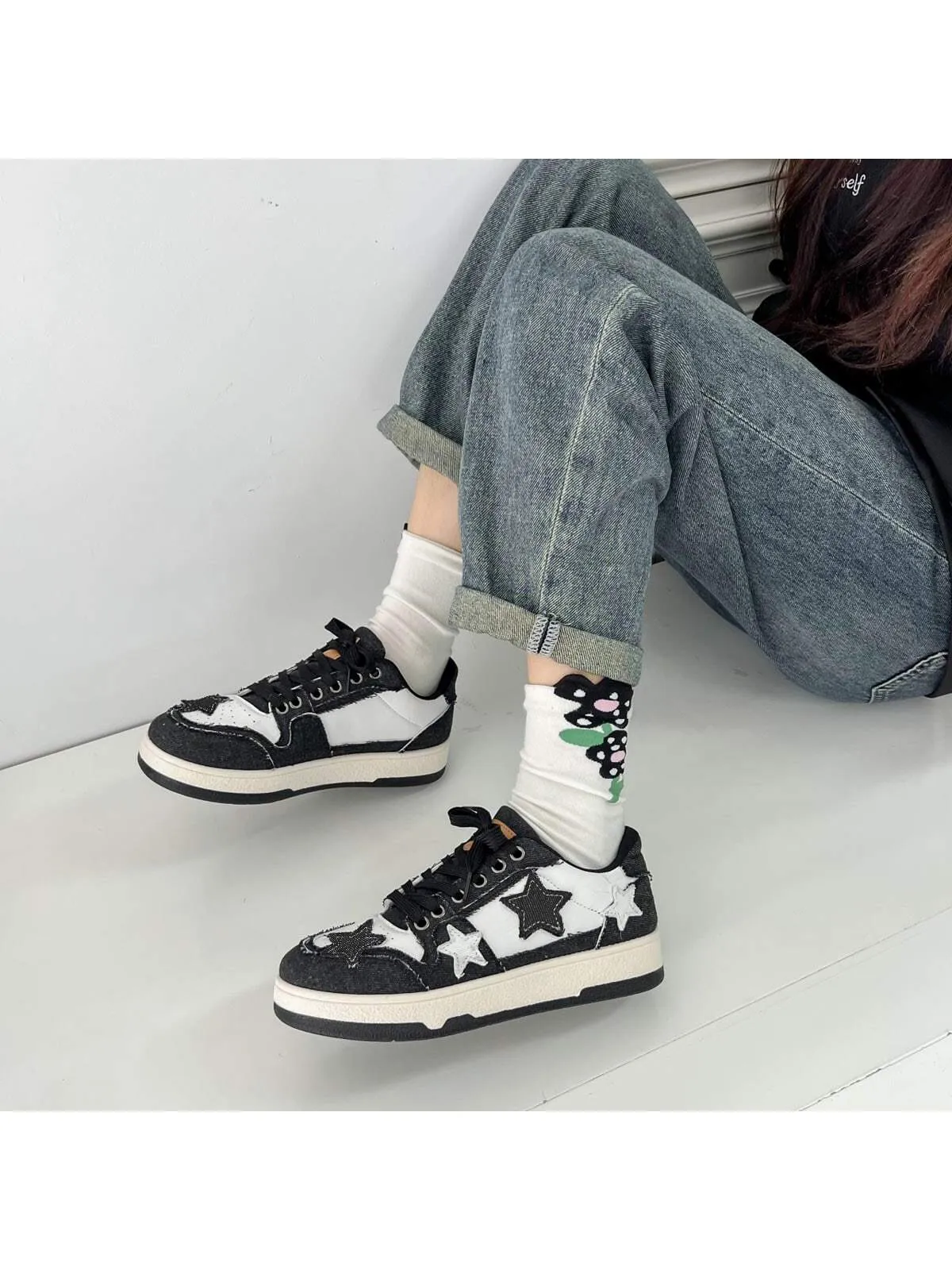 Women Star Pattern Lace-up Front Skate Shoes, Sporty Sneakers