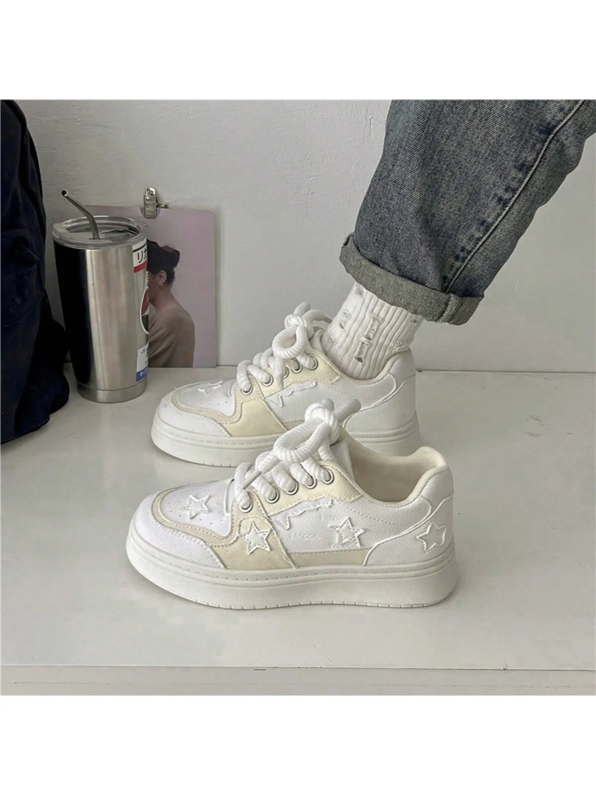 Women Star Pattern Lace-up Front Skate Shoes, Sporty Sneakers